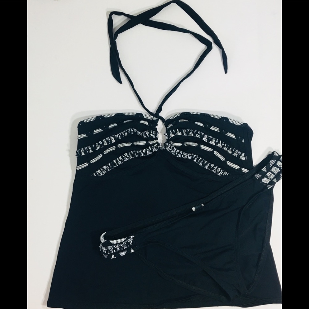 Kenneth Cole Reaction | Black & White Tankini XL
